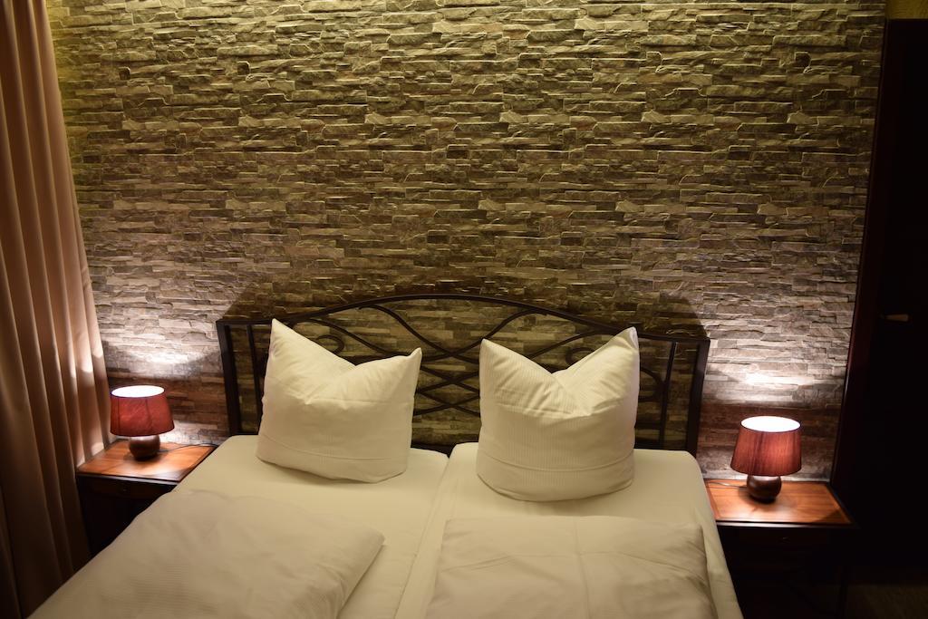 Hotel Arte Vida Ohg Шпремберг Стая снимка