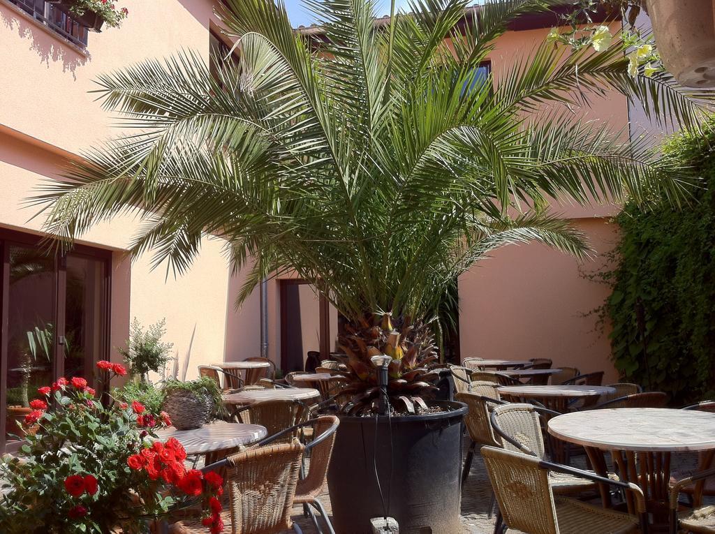 Hotel Arte Vida Ohg Шпремберг Екстериор снимка